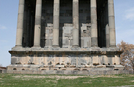 Храм Гарни